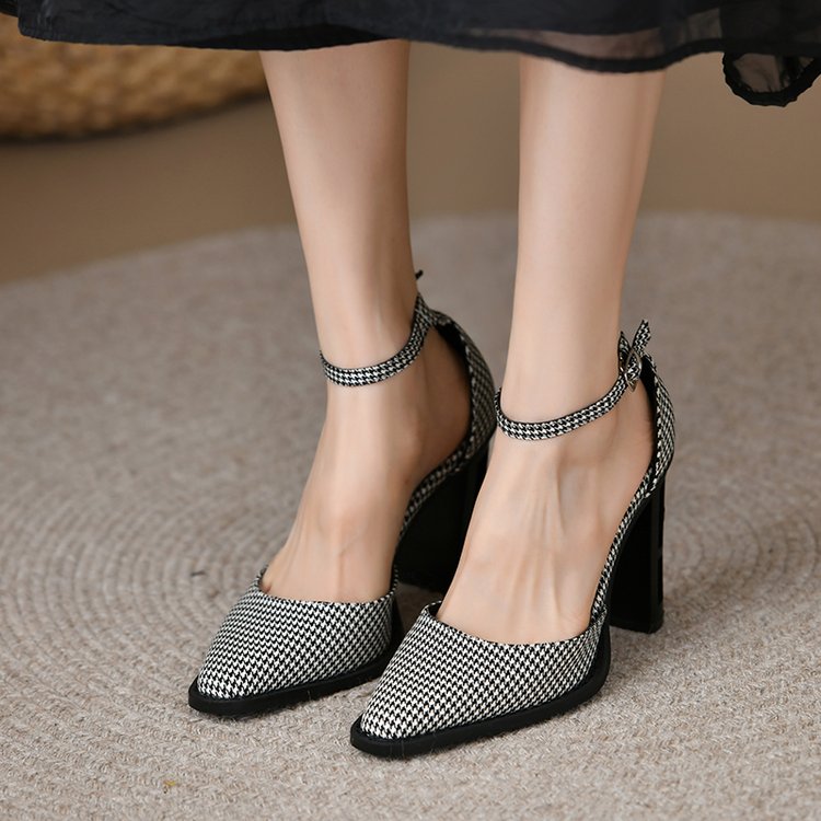 Moscow Women’s High-Heel Pumps